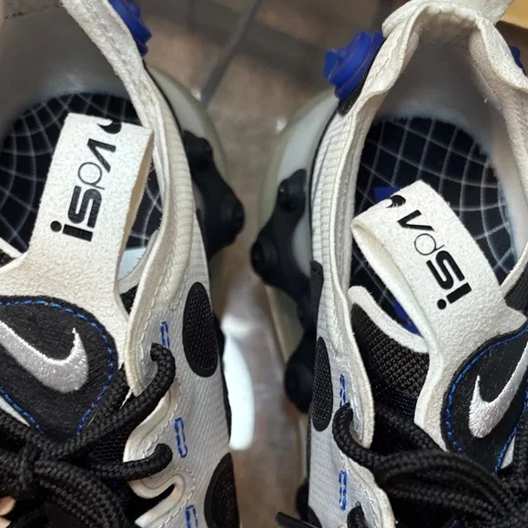 Nike White and Black Athletic Shoes like new - Picture 5 of 15